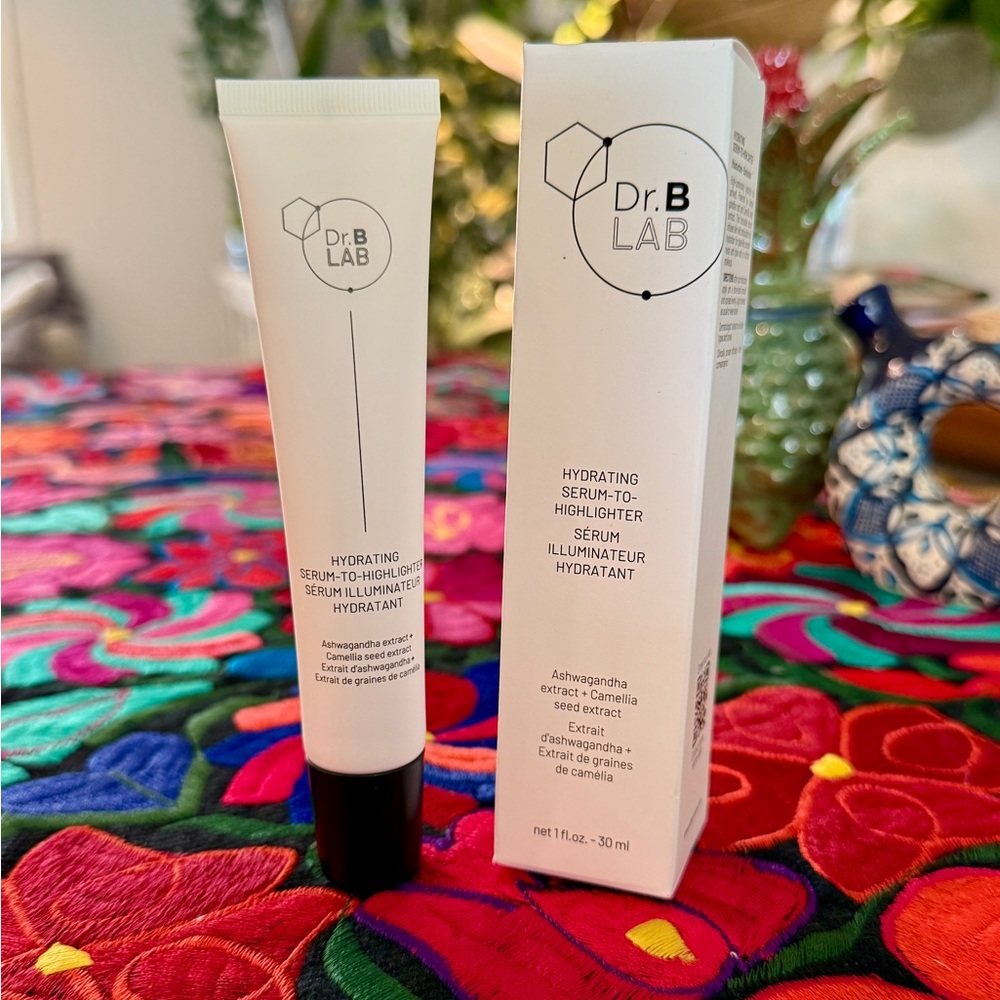 Hydrating Serum-to-Highlighter - White